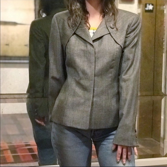 Carolina Herrera suit jacket - Picture 5 of 16